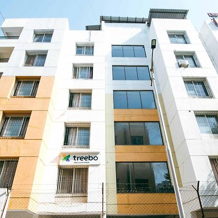 Treebo Empire Executive Premium, Hinjewadi Hotell Hinjawadi Exteriör bild