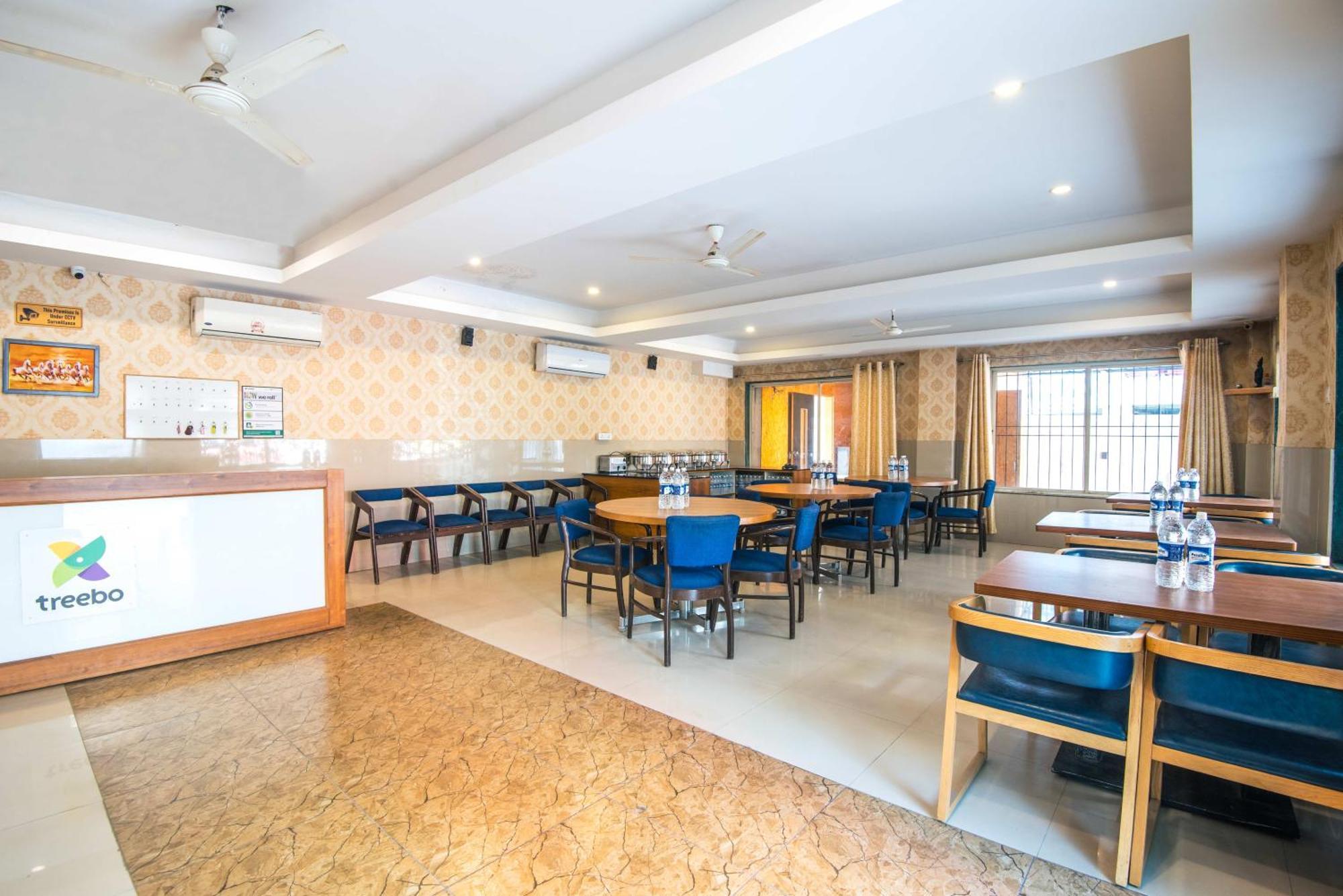 Treebo Empire Executive Premium, Hinjewadi Hotell Hinjawadi Exteriör bild