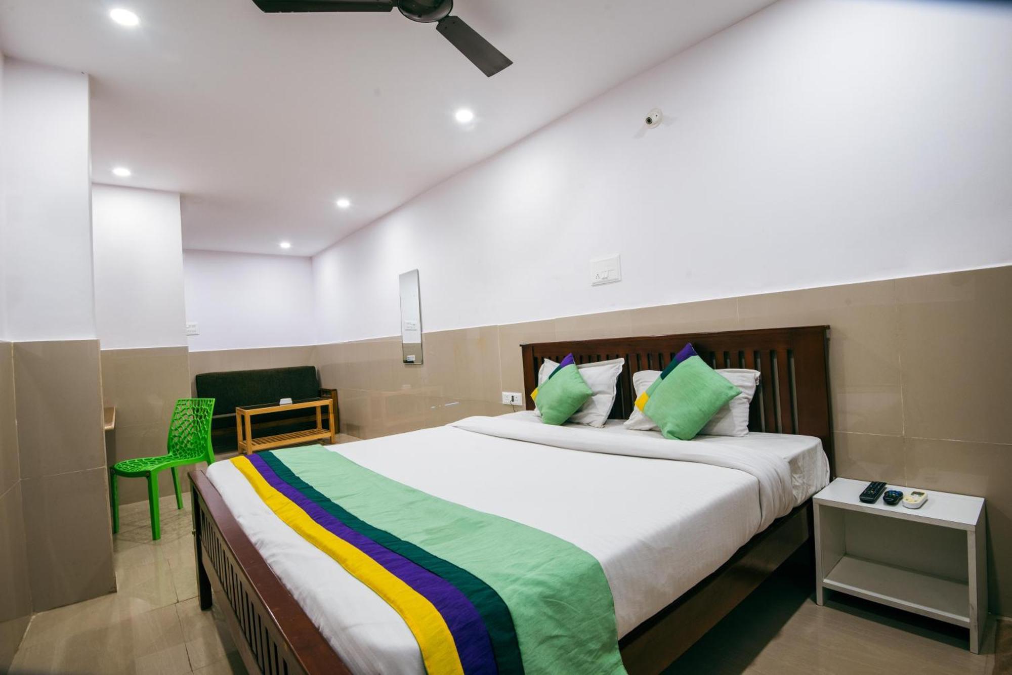Treebo Empire Executive Premium, Hinjewadi Hotell Hinjawadi Exteriör bild