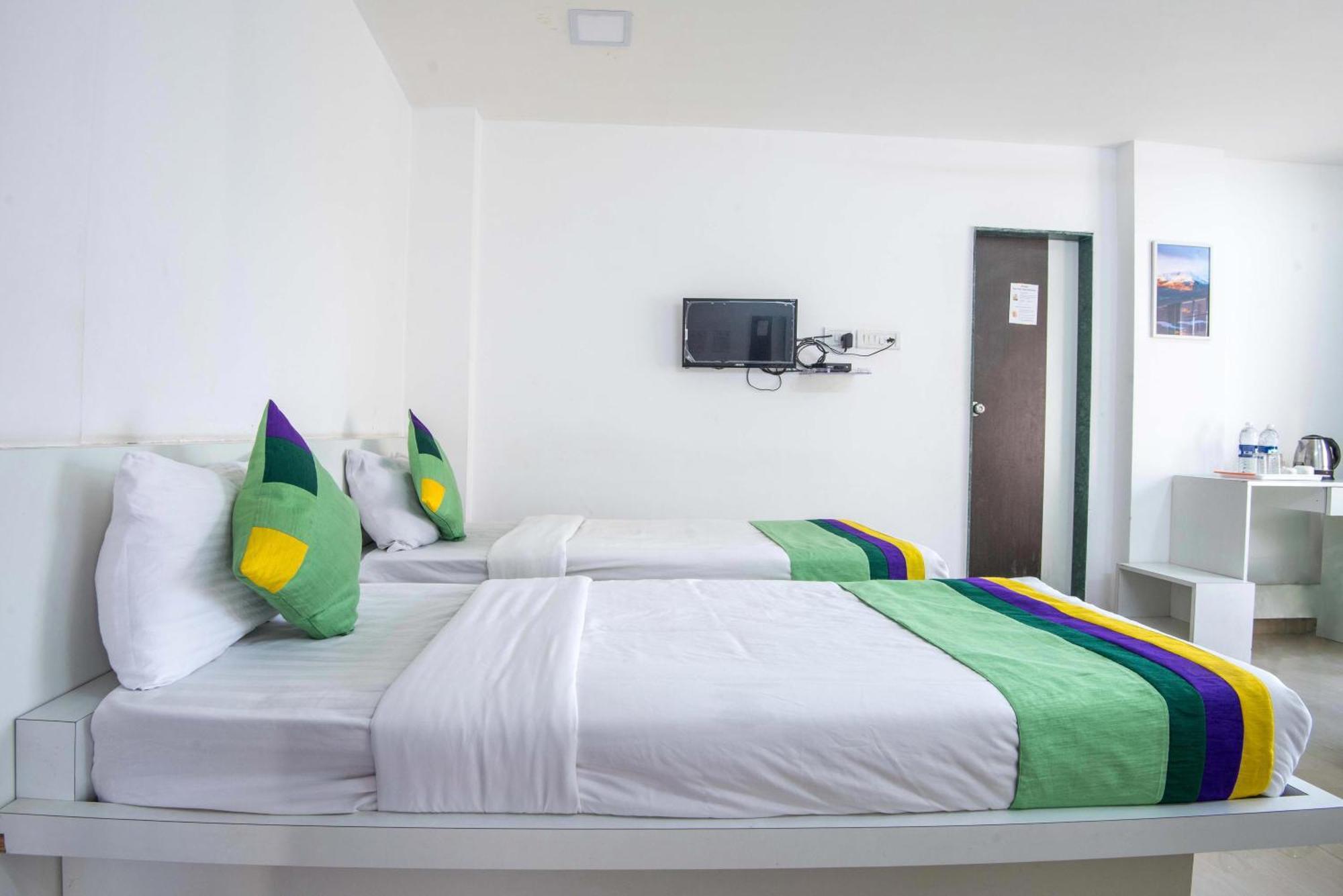Treebo Empire Executive Premium, Hinjewadi Hotell Hinjawadi Exteriör bild