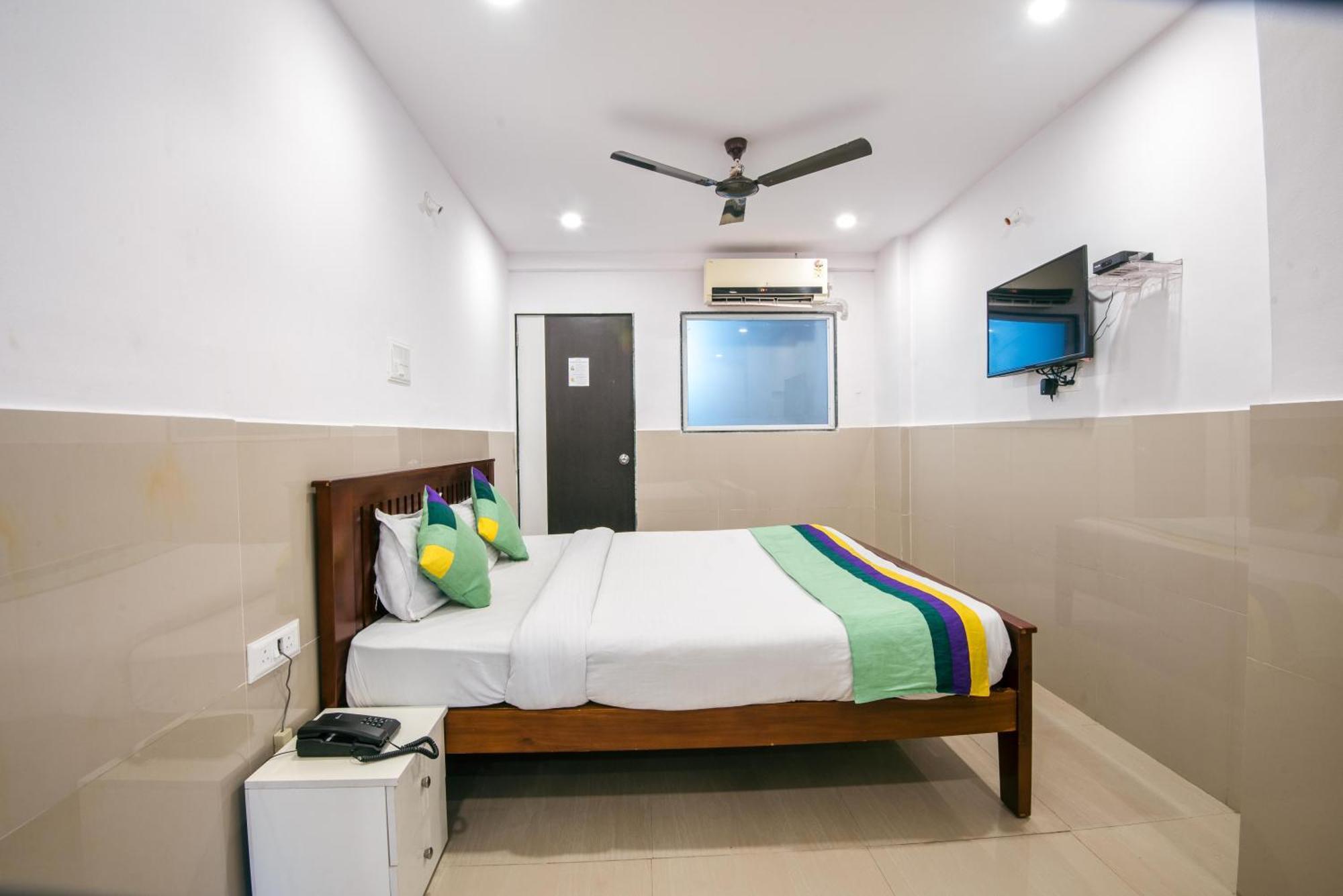 Treebo Empire Executive Premium, Hinjewadi Hotell Hinjawadi Exteriör bild