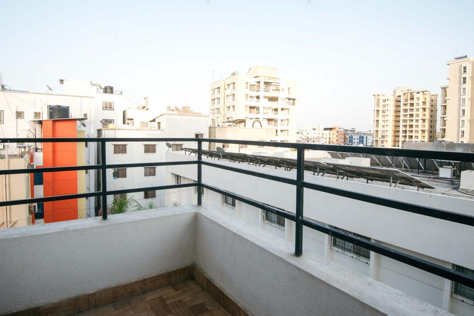 Treebo Empire Executive Premium, Hinjewadi Hotell Hinjawadi Exteriör bild