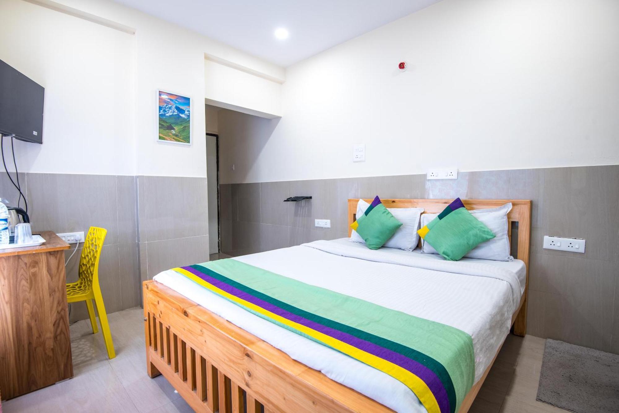 Treebo Empire Executive Premium, Hinjewadi Hotell Hinjawadi Exteriör bild